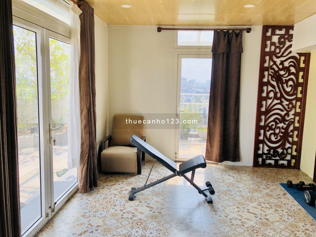 Cần cho thuê penthouse Sky Garden 3, Đường Phạm Văn Nghị. DT: 350m2, 3pn, view công viên giá 2000$