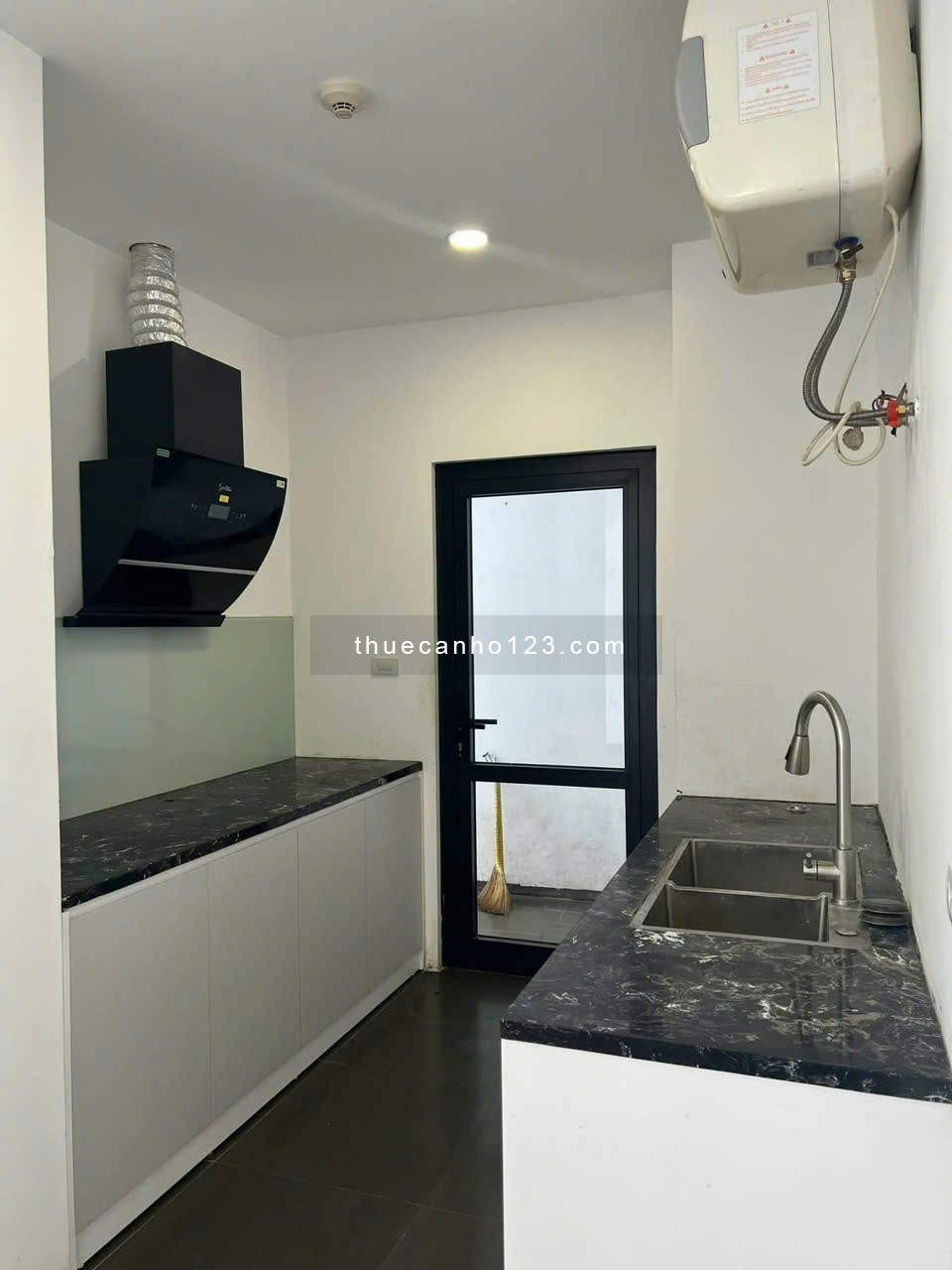 Cho thuê căn 2 ngủ đồ cơ bản chung cư Eco lake View 32 Đại Từ