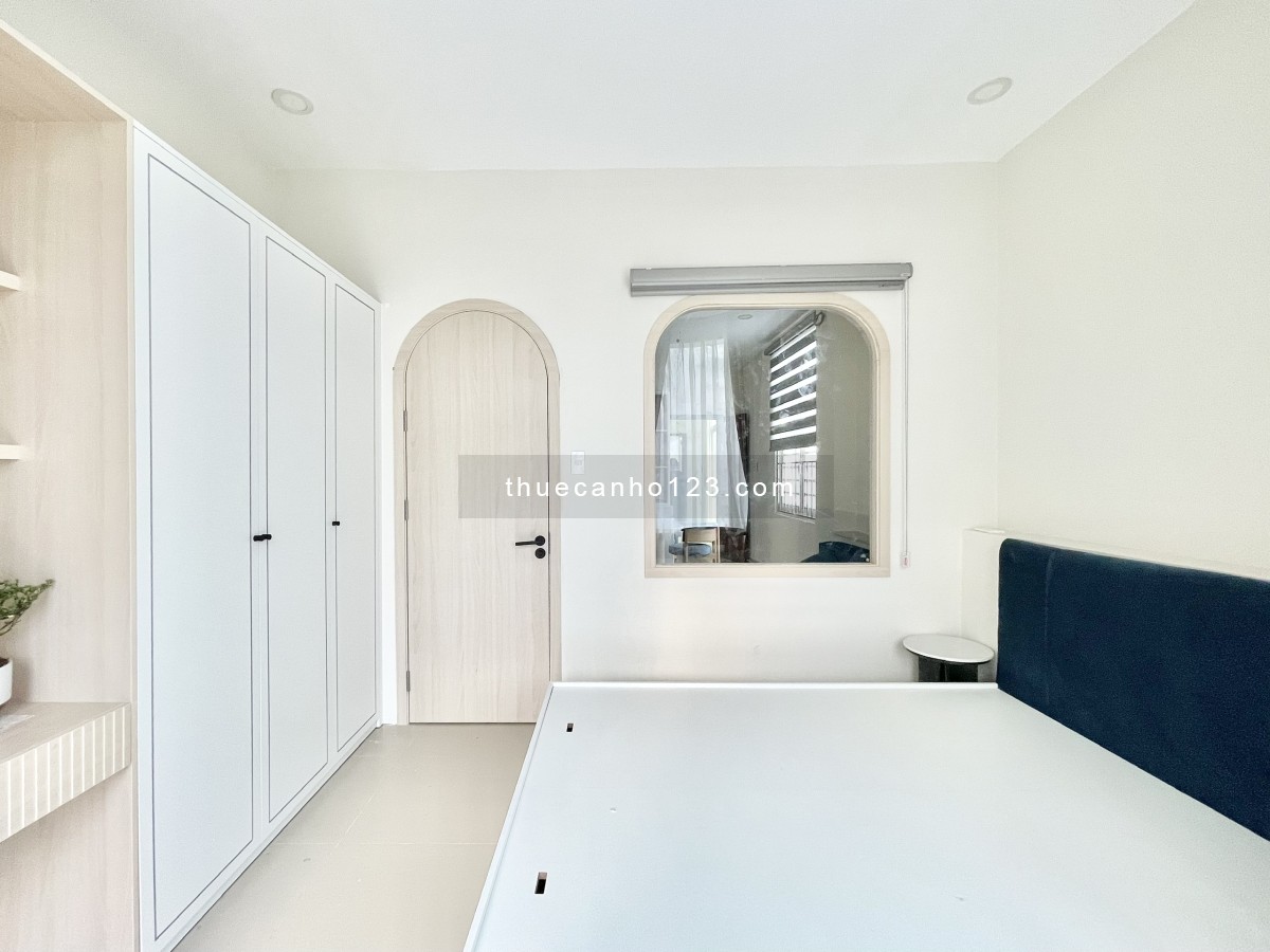 Cho thuê 2PN ban công, full nội thất, ngay trung tâm quận 5