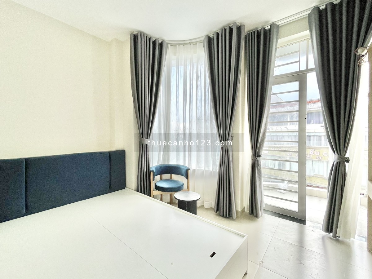 Cho thuê 2PN ban công, full nội thất, ngay trung tâm quận 5
