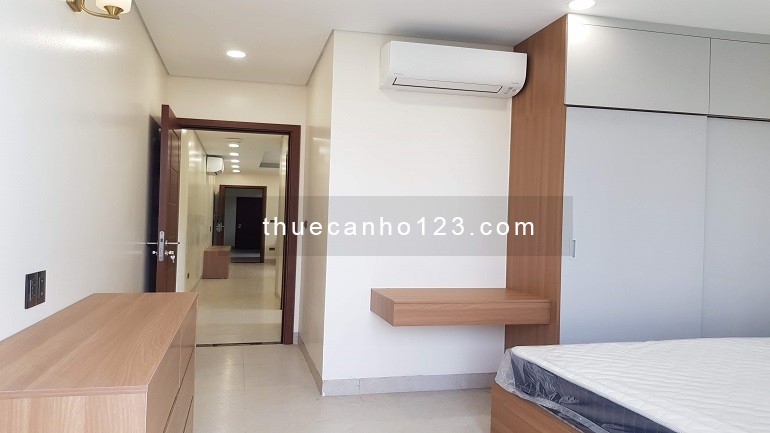 Cho thuê căn hộ dịch vụ 100m2, 3PN, mới tinh tại Đội Cấn, Ba Đình