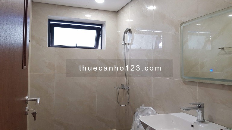 Cho thuê căn hộ dịch vụ 100m2, 3PN, mới tinh tại Đội Cấn, Ba Đình