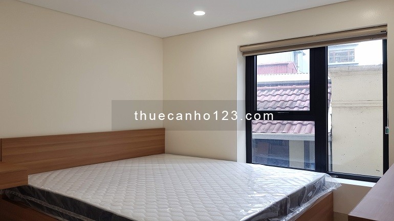 Cho thuê căn hộ dịch vụ nội thất hiện đại, mới tinh tại Đội Cấn, Ba Đình, 75m2, 2PN