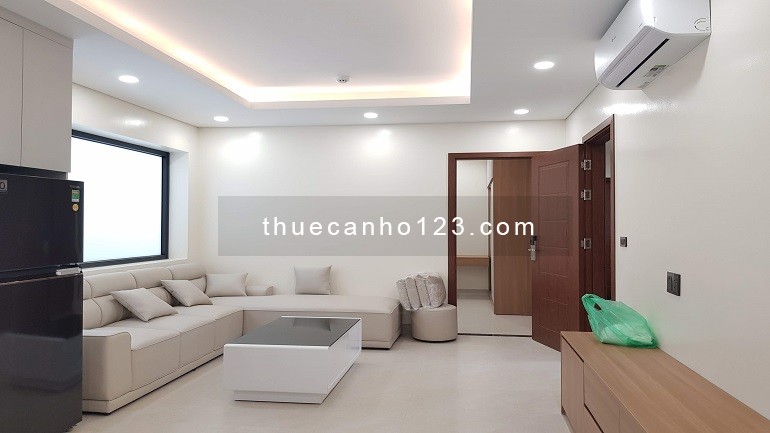 Cho thuê căn hộ dịch vụ nội thất hiện đại, mới tinh tại Đội Cấn, Ba Đình, 75m2, 2PN