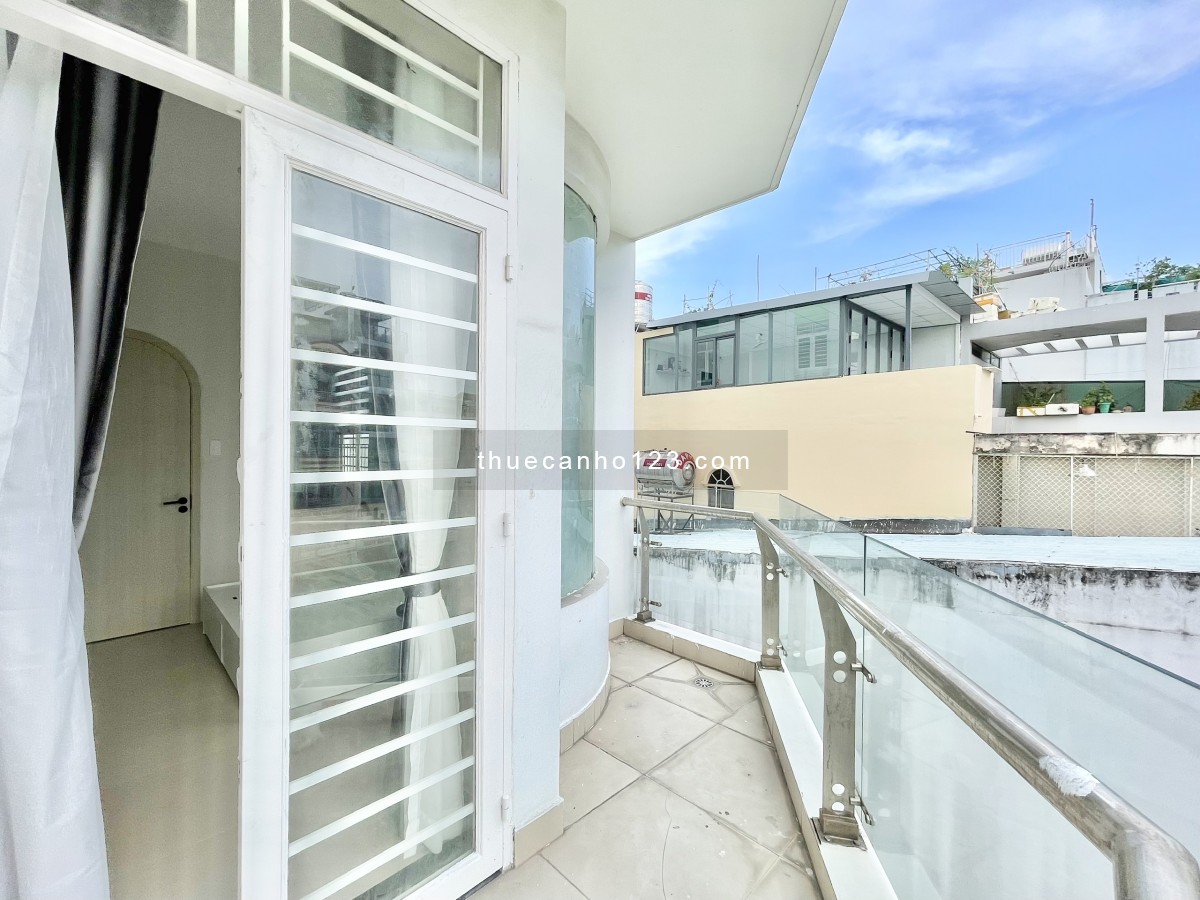 Cho thuê 2PN ban công, full nội thất, ngay trung tâm quận 5