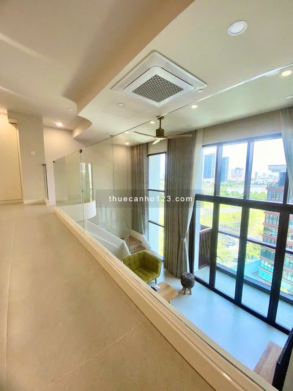 The Galleria cho thuê loft 2PN, đầy đủ nội thất, tầng cao