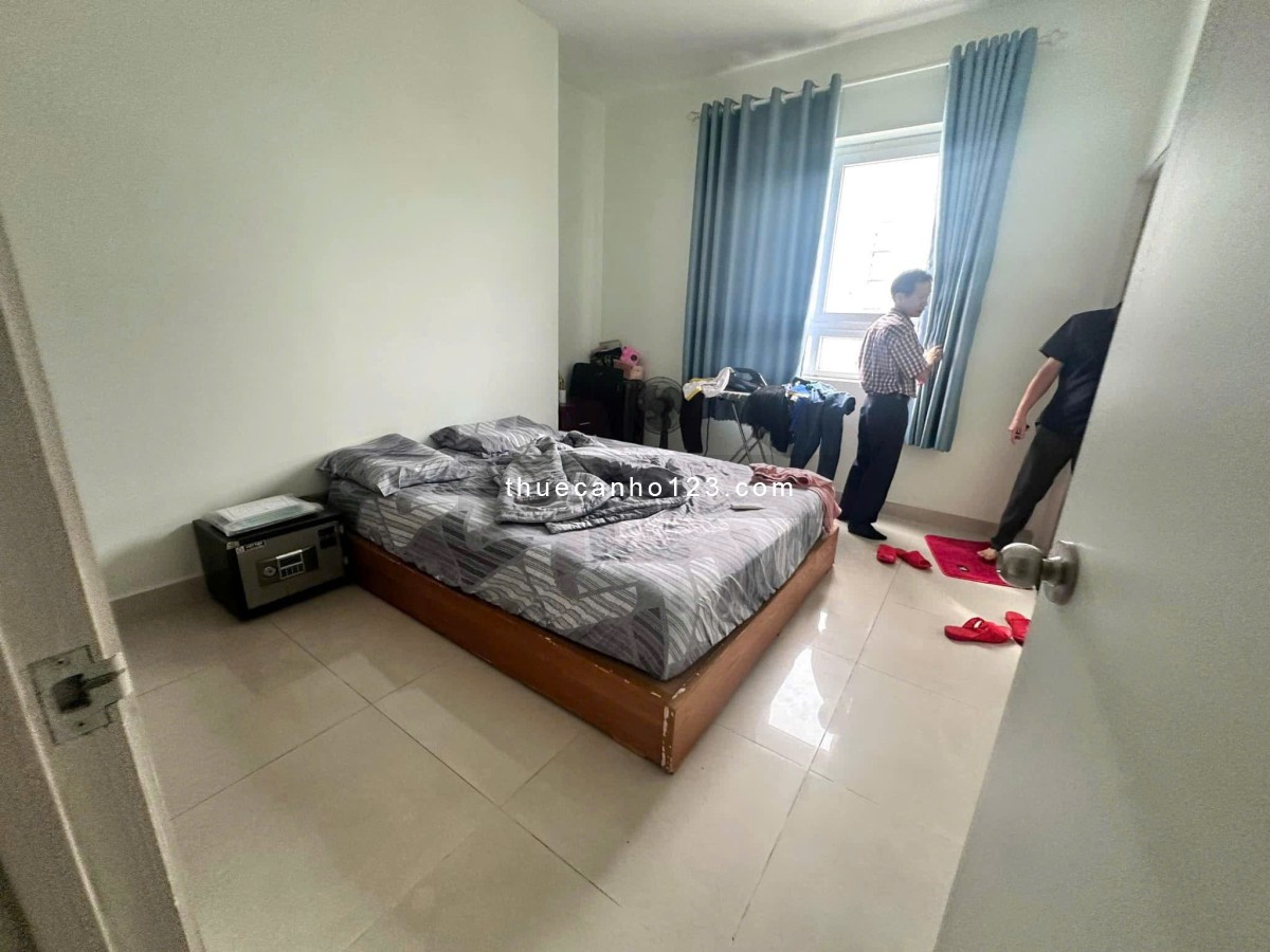 Chung cư Oriental Plaza, Âu Cơ, Tân Phú: 15tr/th, 113m2, 3pn, 3wc có nội thất