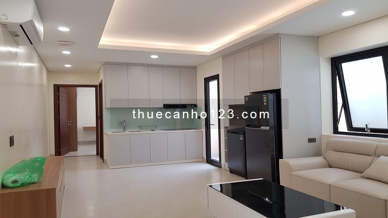 Cho thuê căn hộ dịch vụ nội thất hiện đại, mới tinh tại Đội Cấn, Ba Đình, 75m2, 2PN