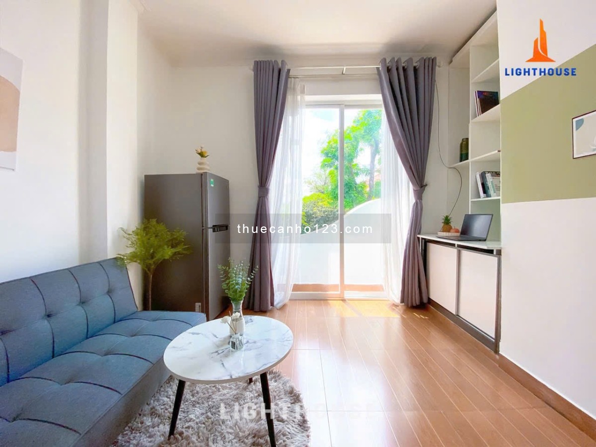 Cho thuê căn hộ dịch vụ với 1 phòng ngủ và ban công, full nội thất gần LOTTE Mart Tân Bình