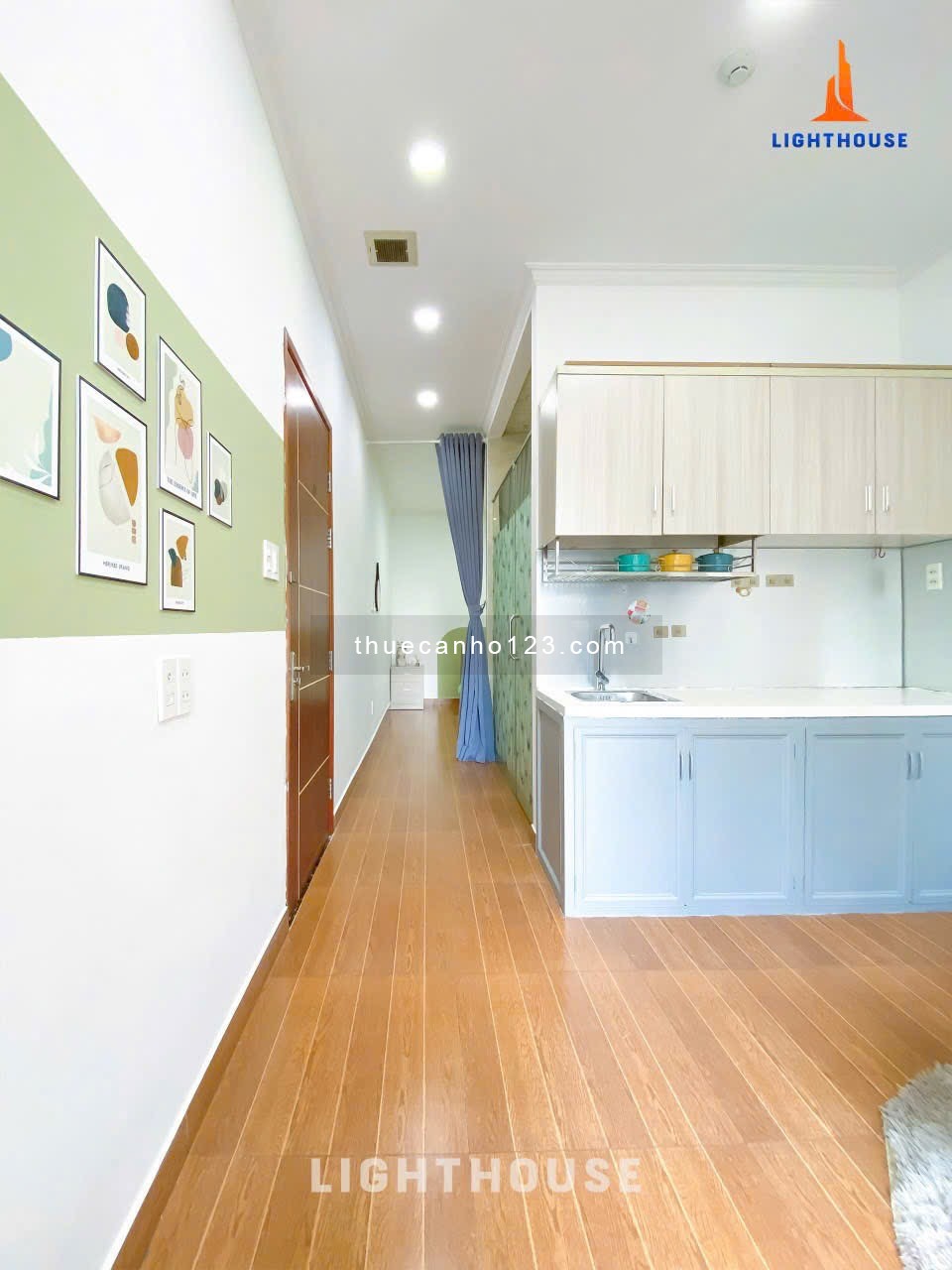 Cho thuê căn hộ dịch vụ với 1 phòng ngủ và ban công, full nội thất gần LOTTE Mart Tân Bình