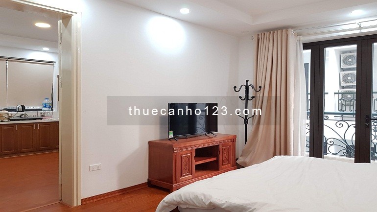 Cho thuê căn hộ dịch vụ tại Từ Hoa, Tây Hồ, 50m2, 1PN, đầy đủ nội thất