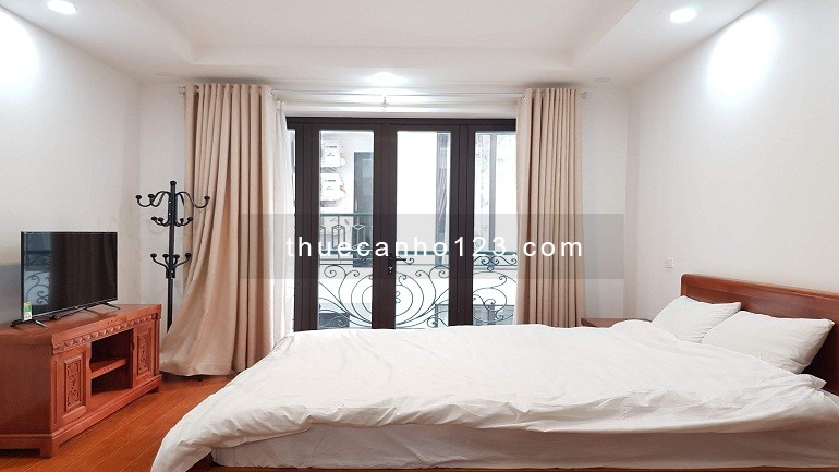 Cho thuê căn hộ dịch vụ tại Từ Hoa, Tây Hồ, 50m2, 1PN, đầy đủ nội thất
