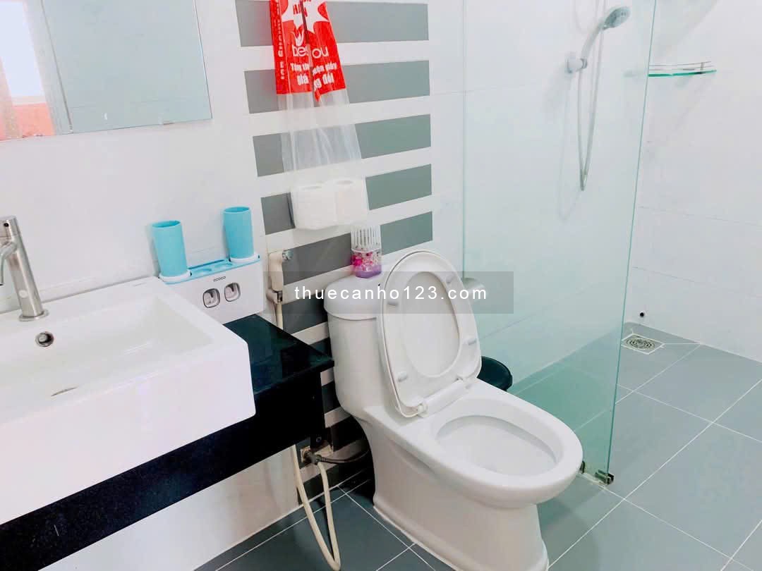 Chung cư 10A Trần Nhật Duật, Quận 1: 70m2, 2p ngủ, NT, 12tr/th