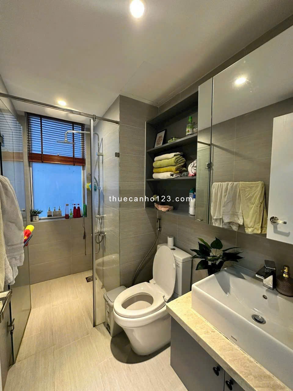 Chung cư CC Sunny, Phạm Văn ĐỒng, GV: 2p ngủ, 14tr/th, 75m2