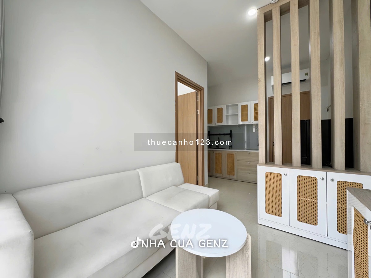 Cho thuê căn hộ dịch vụ với 1 phòng ngủ có ban công gần nhà ga T3 sân bay Tân Sơn Nhất, Q Tân Bình