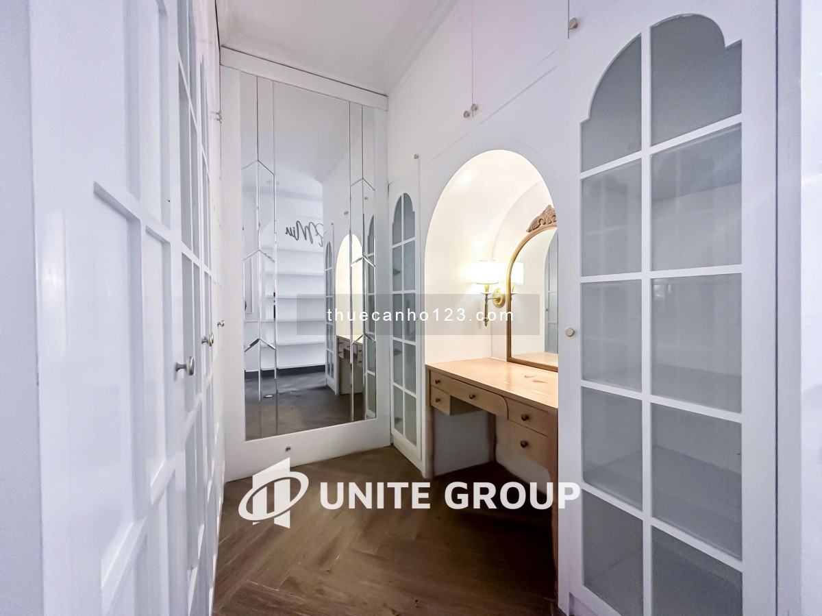 Studio Hiện Đại Có Ban Công & View Landmark 81 – Chỉ 12 triệu/tháng!