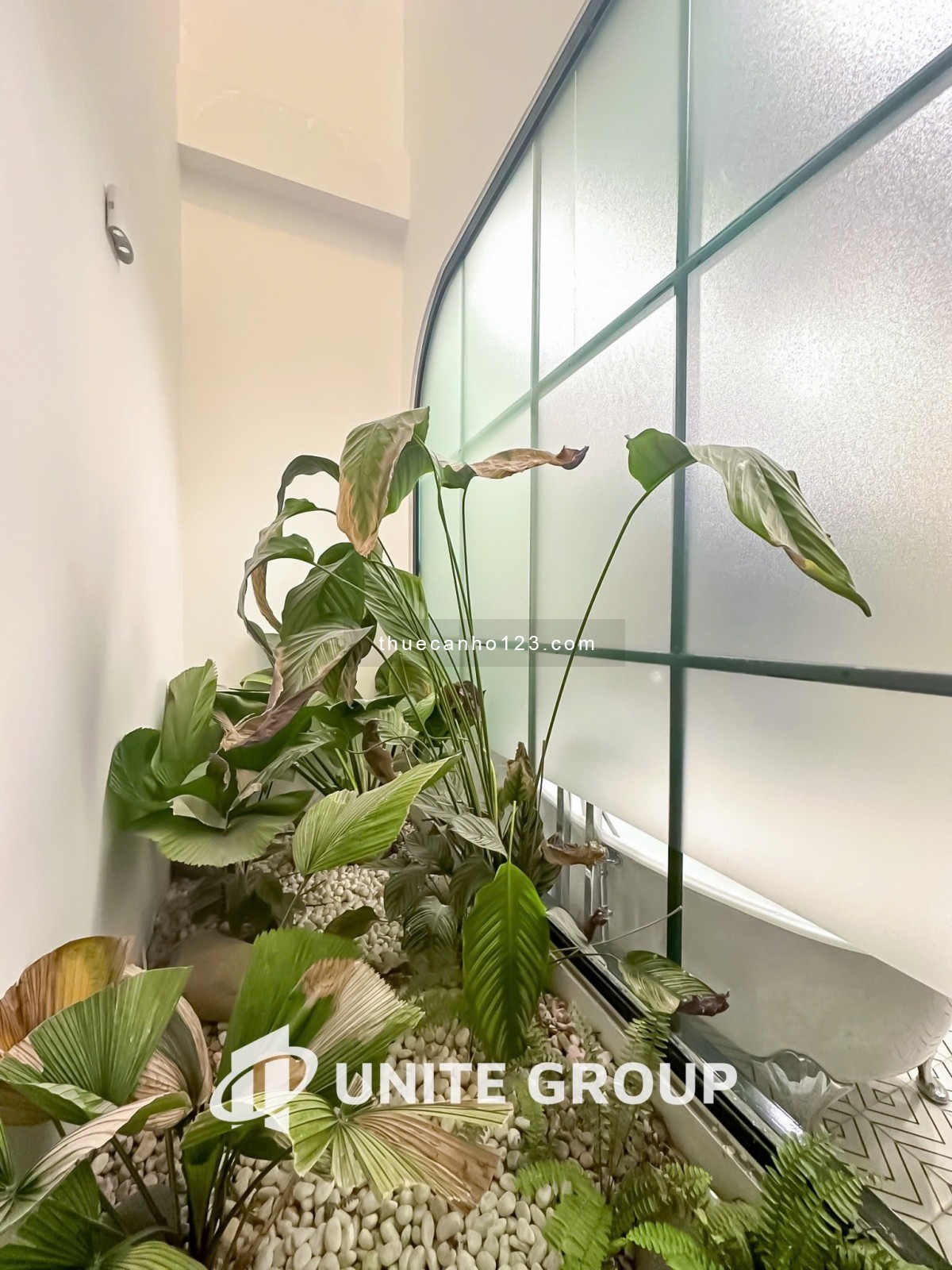 Studio Hiện Đại Có Ban Công & View Landmark 81 – Chỉ 12 triệu/tháng!