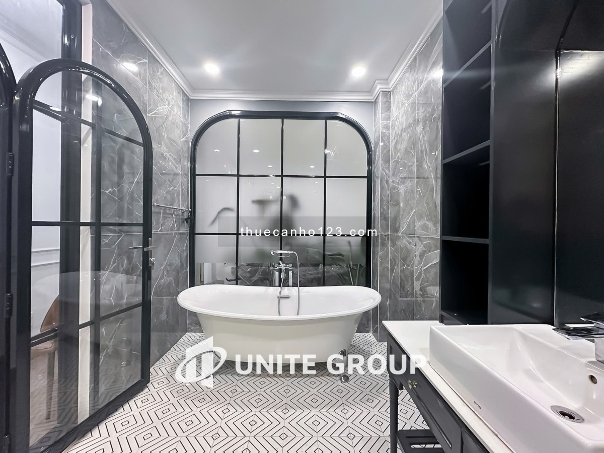 Studio Hiện Đại Có Ban Công & View Landmark 81 – Chỉ 12 triệu/tháng!