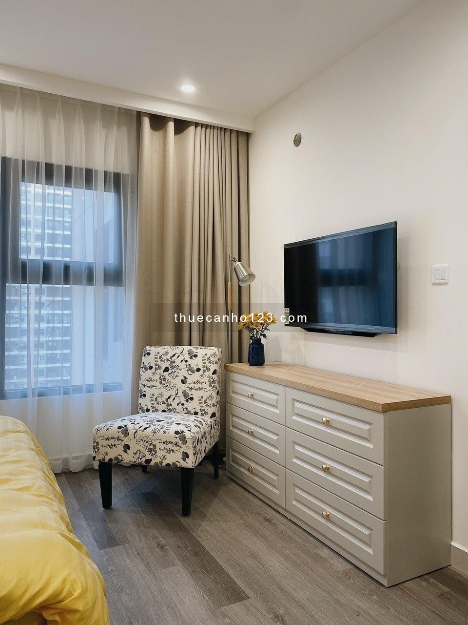 Chính chủ cho thuê căn hộ studio 32m2 full nội thất cao cấp 7 tr/th Vinhomes Smart City