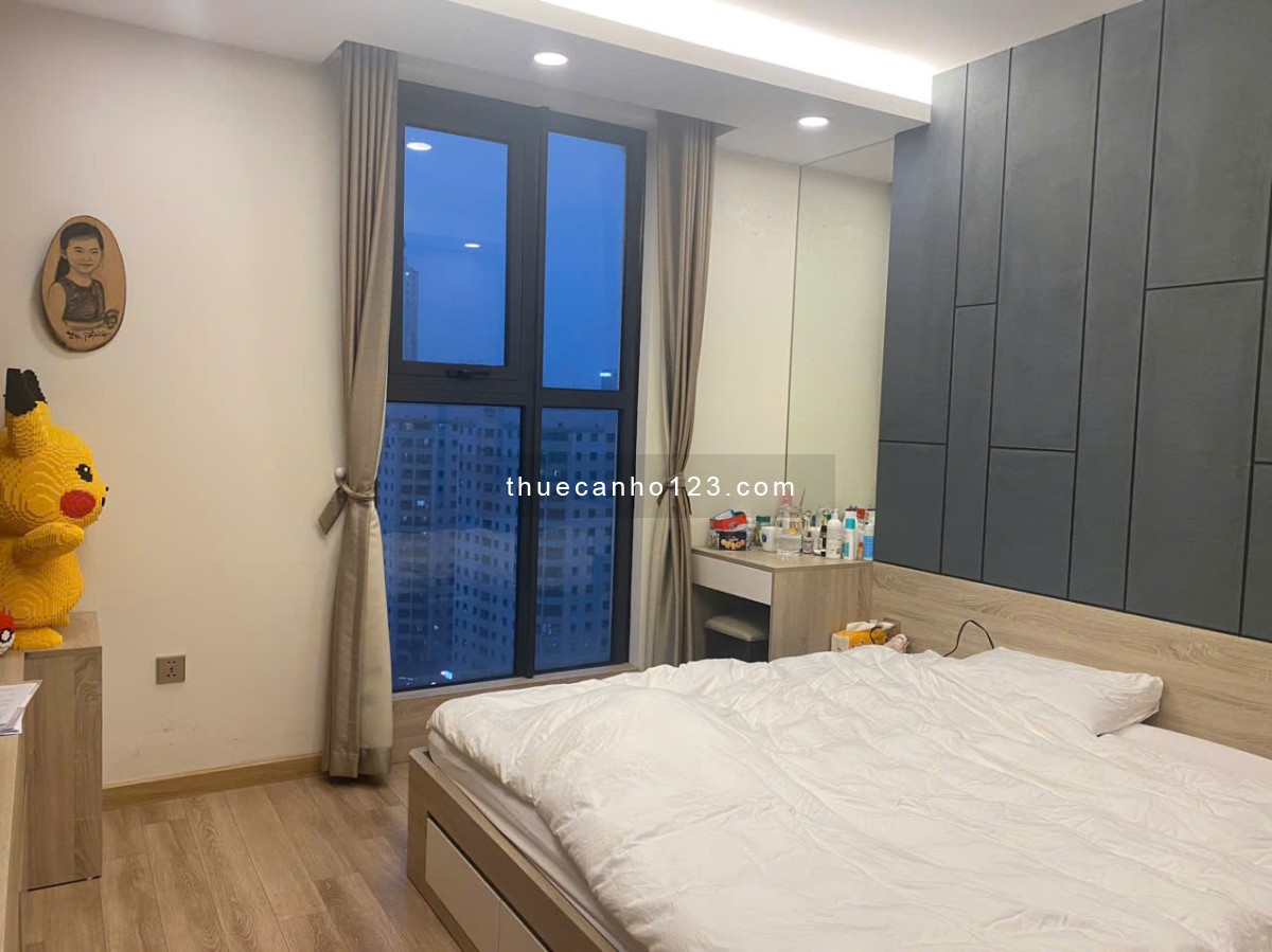 Cho thuê quỹ căn hộ 2 ngủ, 3 phòng ngủ Center Point 27 Lê Văn Lương