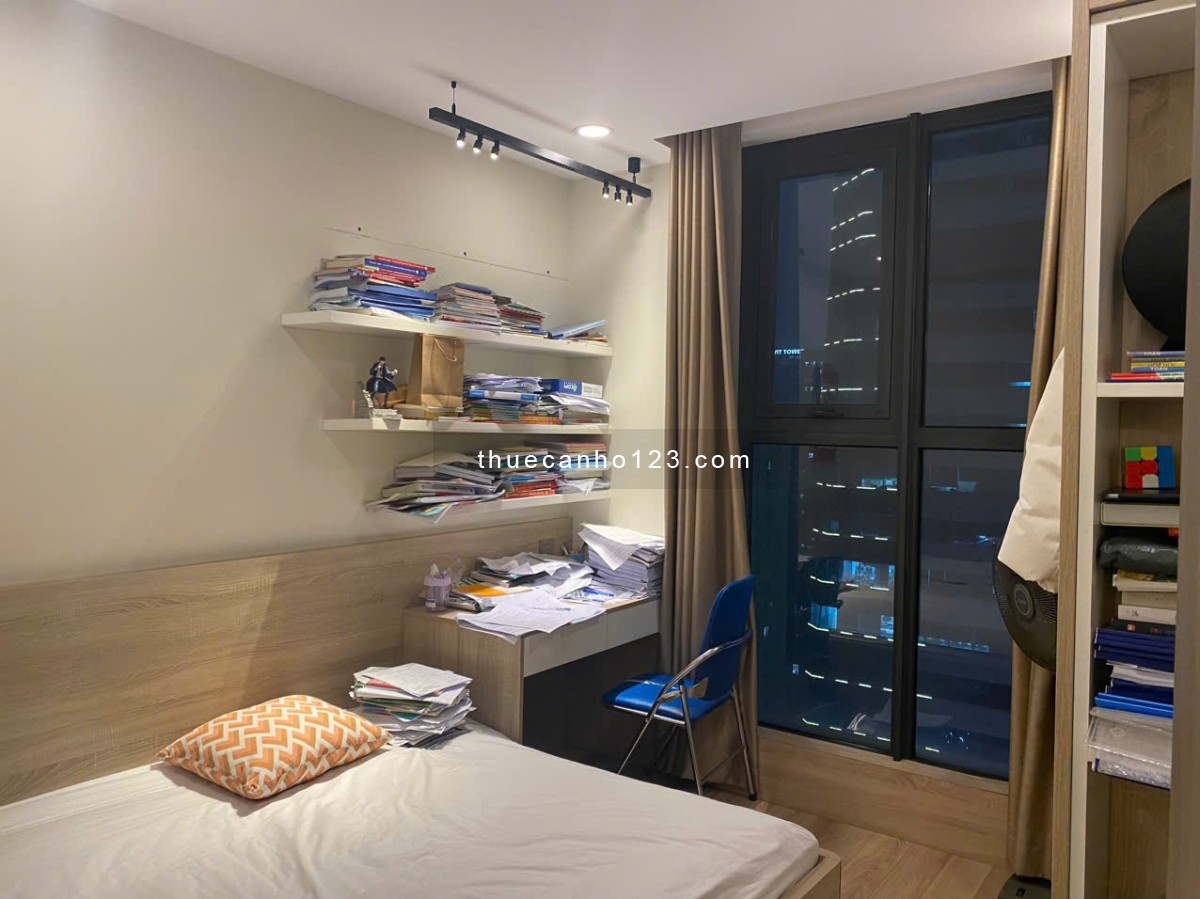 Cho thuê quỹ căn hộ 2 ngủ, 3 phòng ngủ Center Point 27 Lê Văn Lương