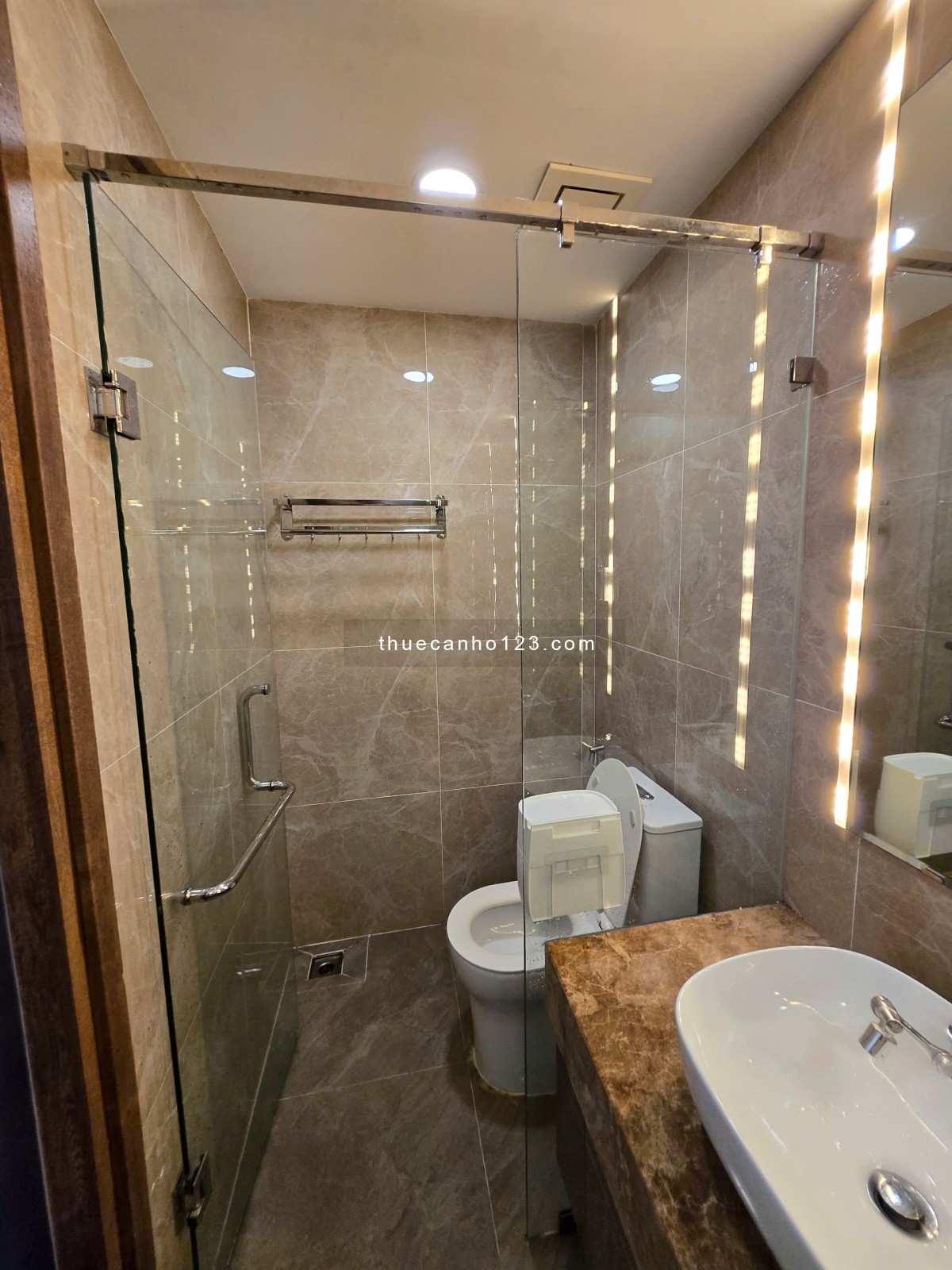 Cho thuê căn hộ 3PN full nội thất 23tr/th chung cư Park Legend Hoàng Văn Thụ. LH 0932192028 - Ms.Mai