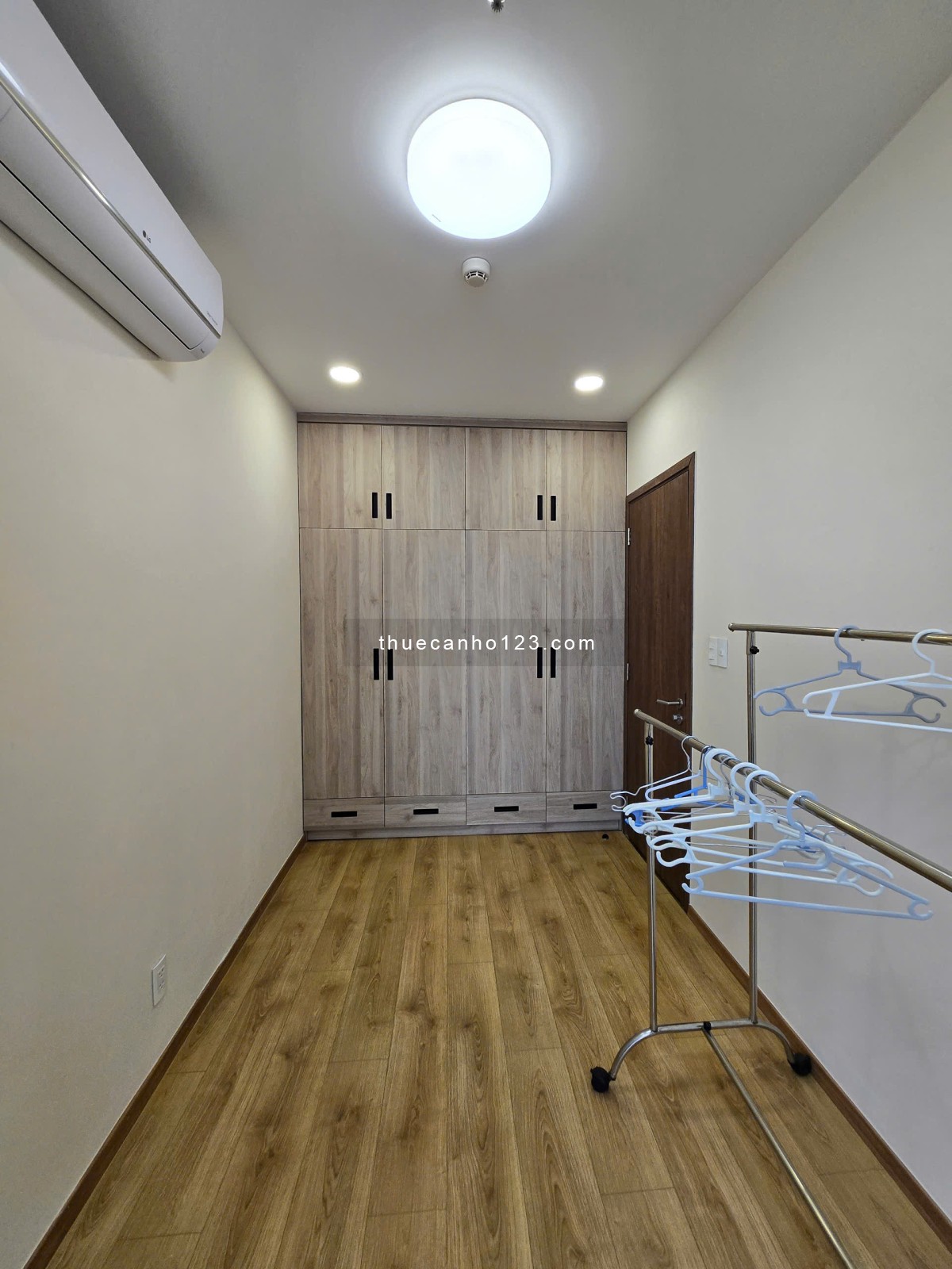 Cho thuê căn hộ 3PN full nội thất 23tr/th chung cư Park Legend Hoàng Văn Thụ. LH 0932192028 - Ms.Mai