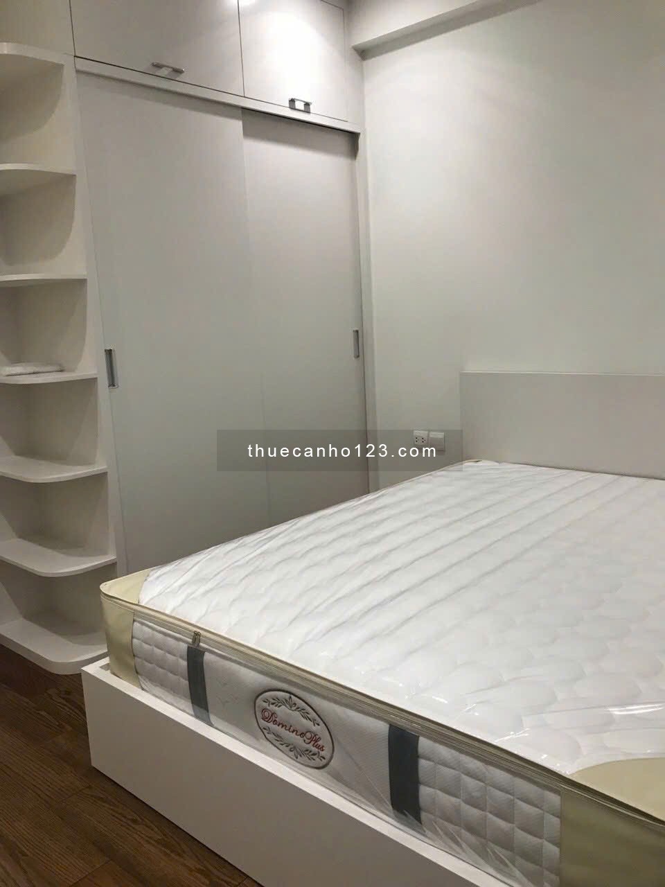 Cho thuê Dcapitale Trần Duy Hưng căn hộ 3 phòng ngủ full đồ