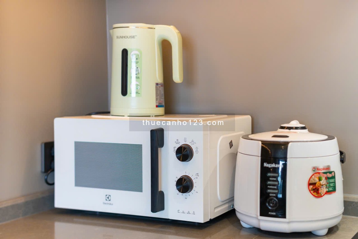 The Opera cho thuê 2PN đầy đủ nội thất - Tầng cao, view sông Sài Gòn và cầu Ba Son siêu đẹp