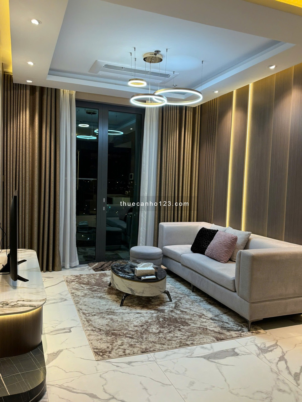 The Crest cho thuê căn hộ 2PN, nội thất đầy đủ, giá tốt