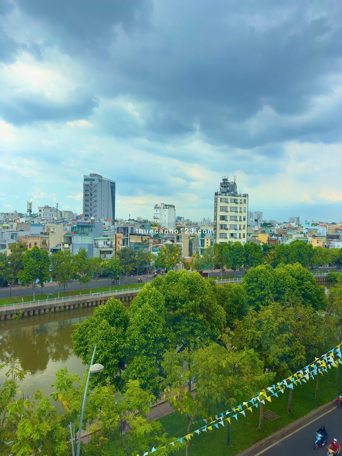 Căn hộ giá rẻ có thang máy, view bờ kè Hoàng Sa Quận 3