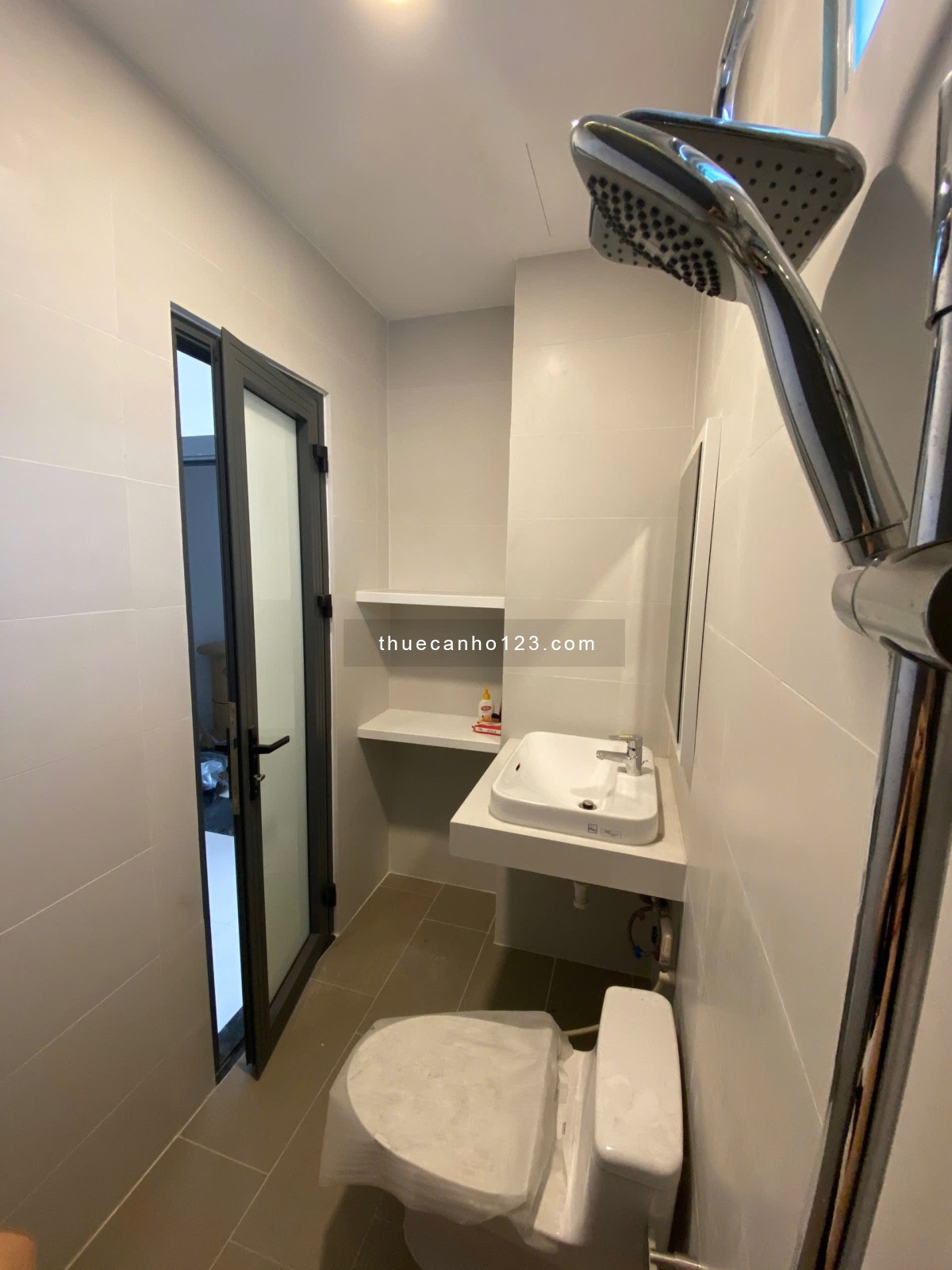 Cho thuê Căn hộ studio ban công rộng – full nội thất – gần trung tâm Quận 1, 3, 10