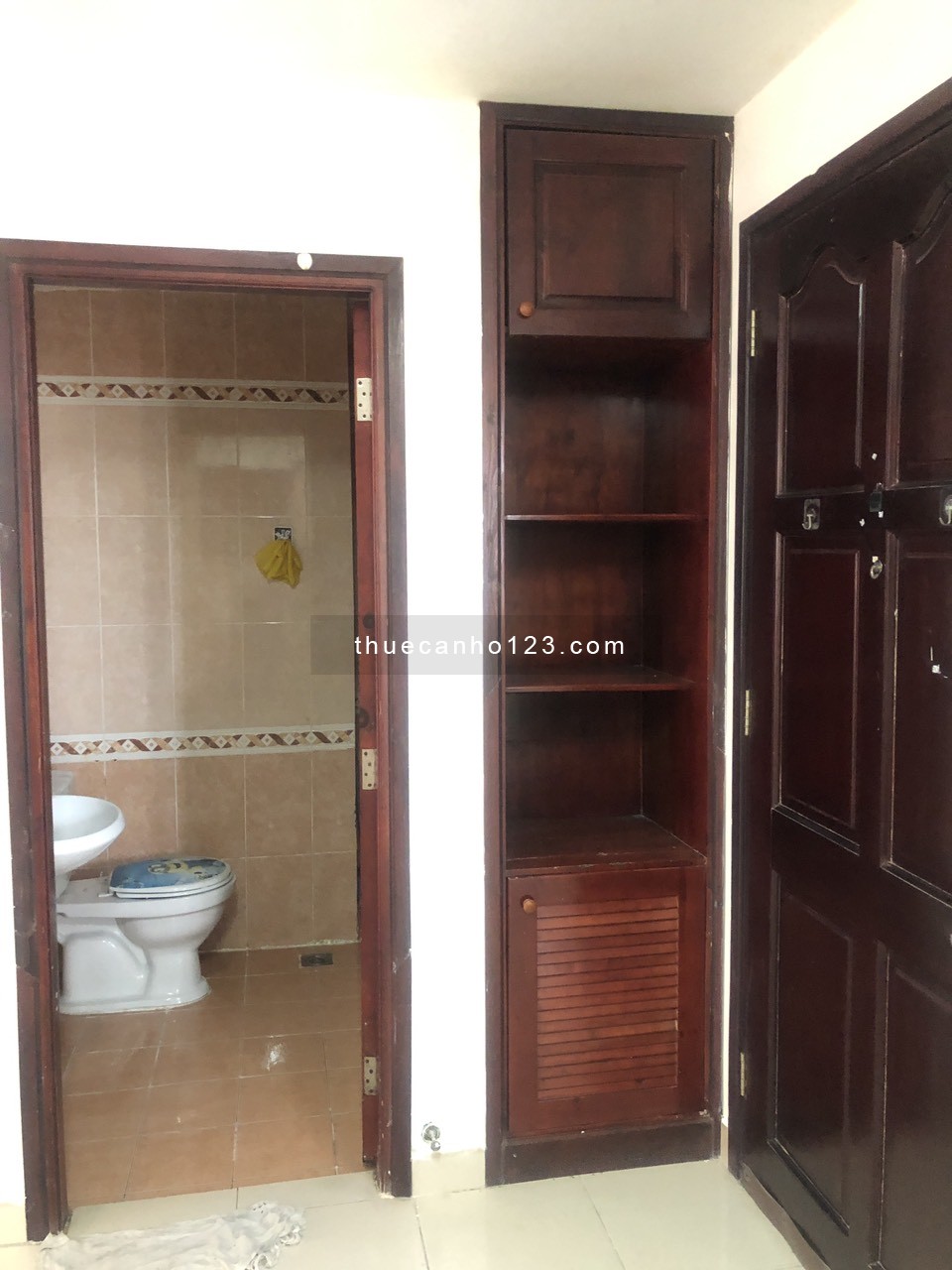 Cho Thuê Căn Hộ Screc Tower 2PN/1WC DT 70m2 Nội Thất Cơ Bản 11Tr Giá Siêu Tốt Tel 0942811343 Tony