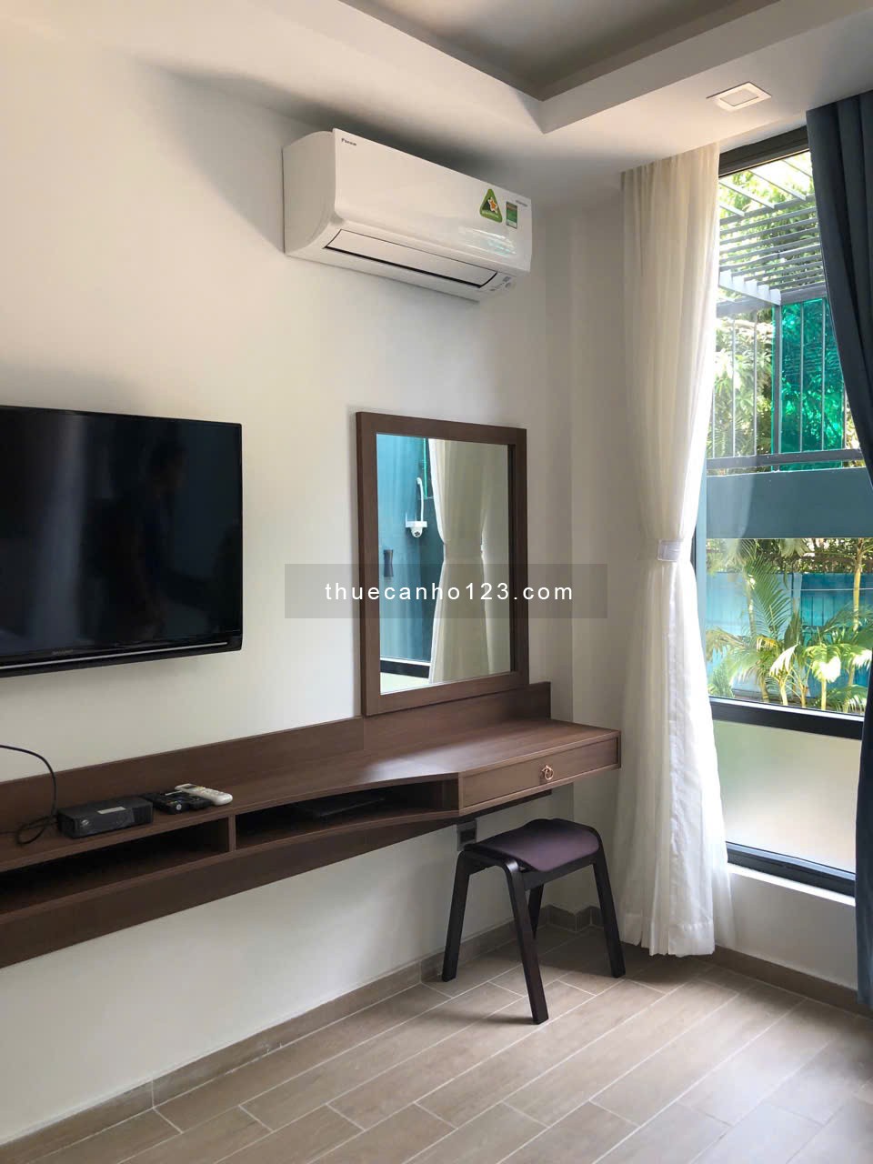 Cho thuê studio view cửa sổ lớn thoáng, nhiều cây cối - Quận 2 Thảo Điền