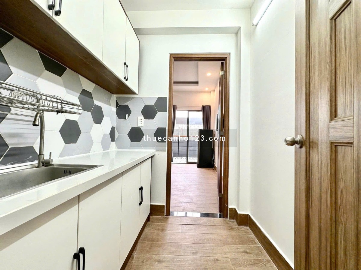 Cho thuê 1PN - Ban công, máy giặt riêng - Đường xe hơi tại trung tâm Quận 3