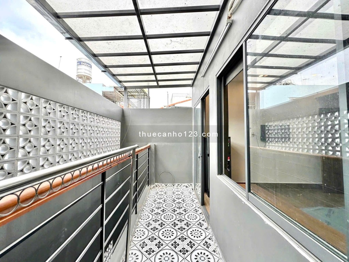 Cho thuê 1PN - Ban công, máy giặt riêng - Đường xe hơi tại trung tâm Quận 3