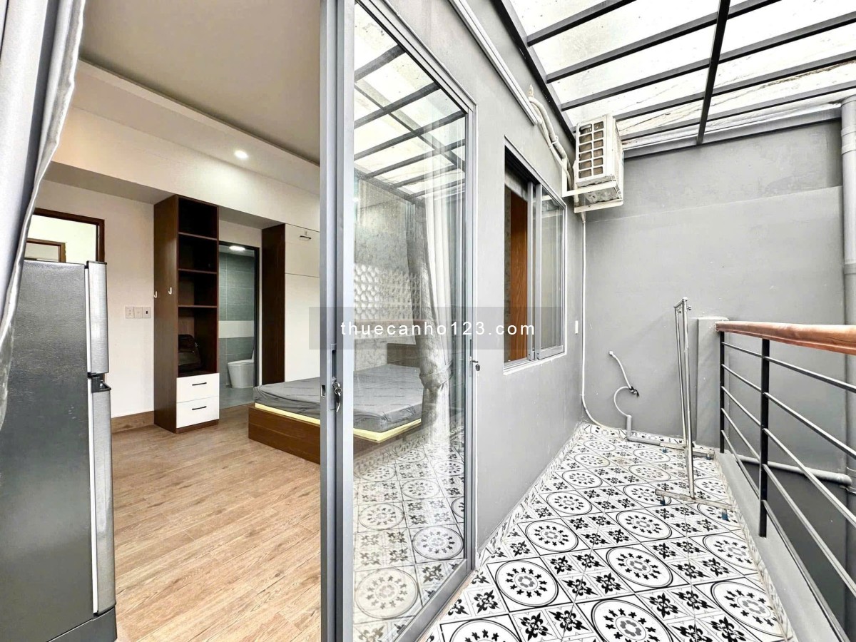 Cho thuê 1PN - Ban công, máy giặt riêng - Đường xe hơi tại trung tâm Quận 3