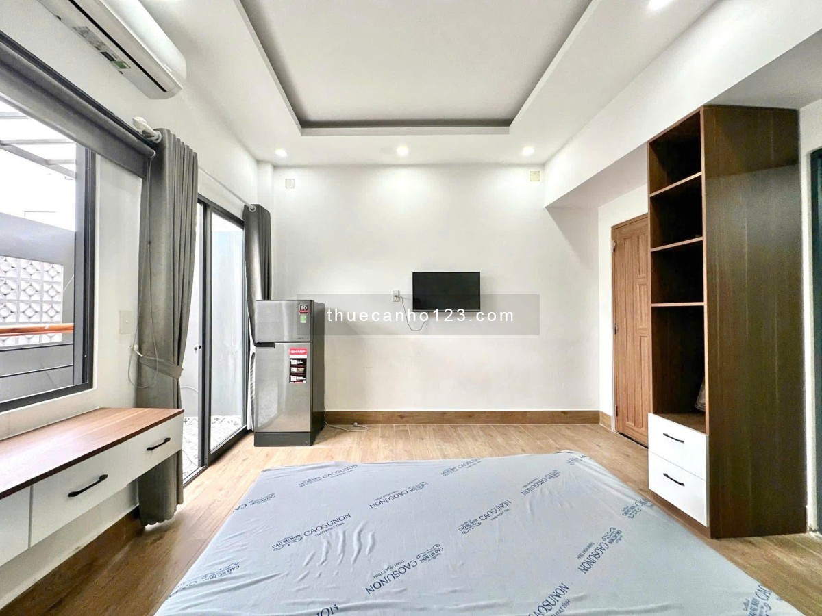 Cho thuê 1PN - Ban công, máy giặt riêng - Đường xe hơi tại trung tâm Quận 3