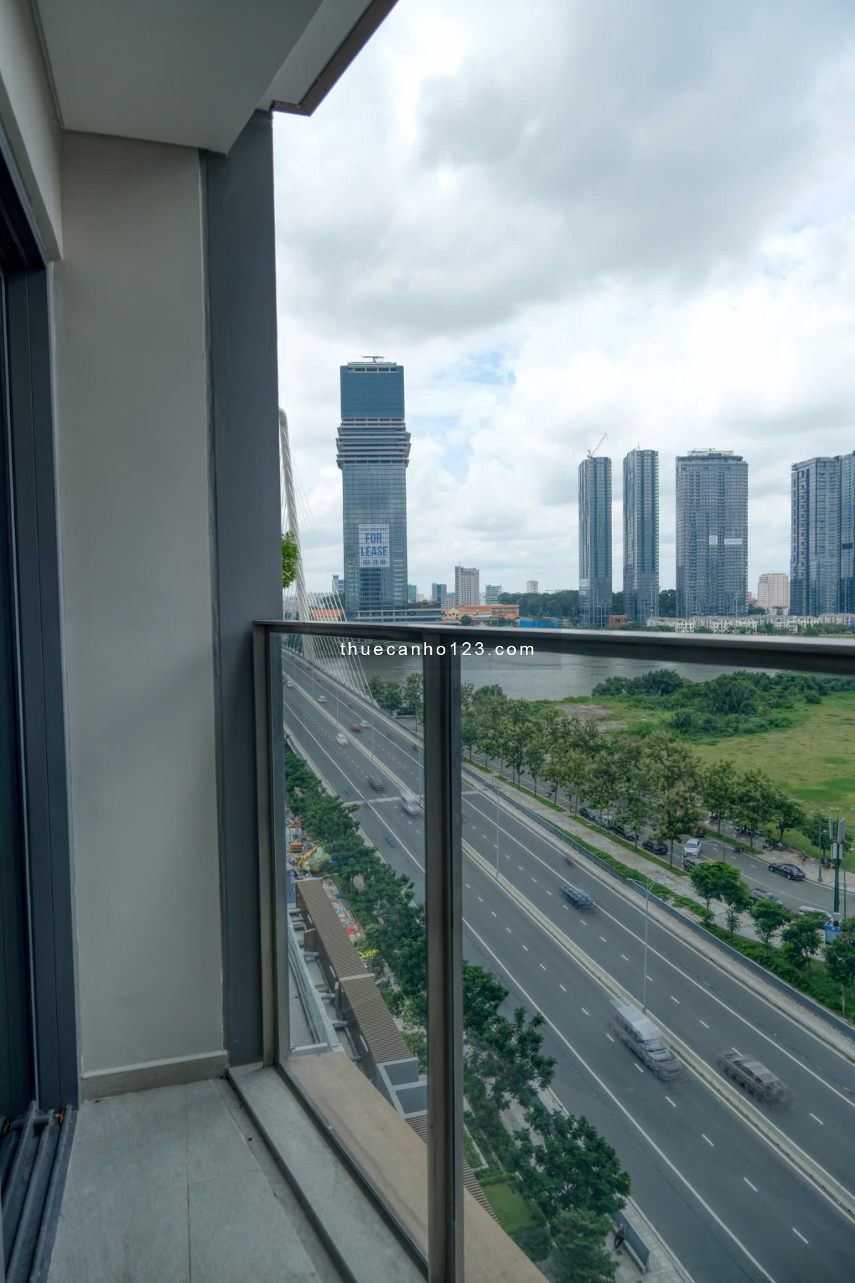 The Opera cho thuê 2PN nội thất cơ bản - Giá siêu tốt, view thoáng mát