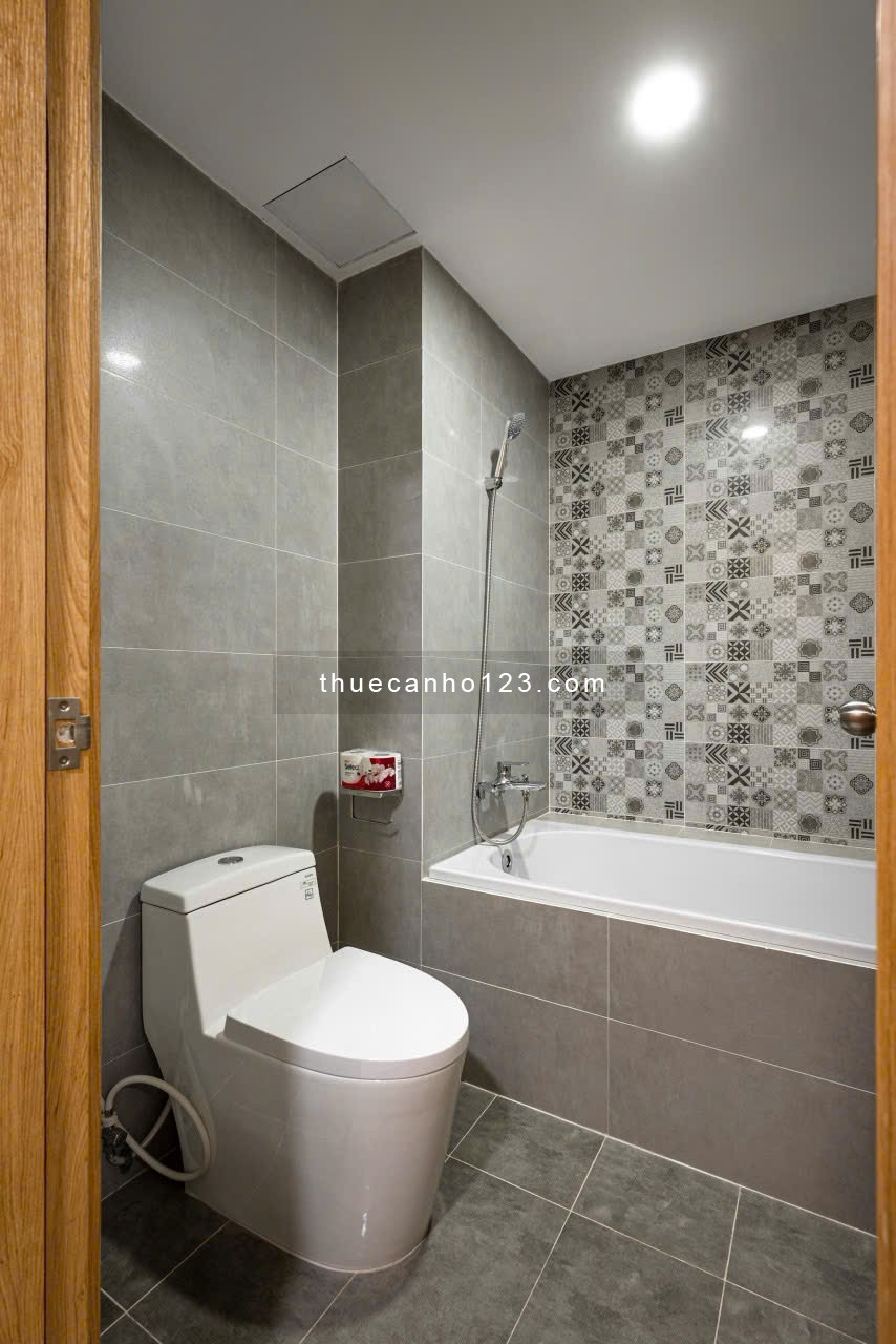 1 phòng ngủ, diện tích 30m² – Có bồn tắm – Quận 1.