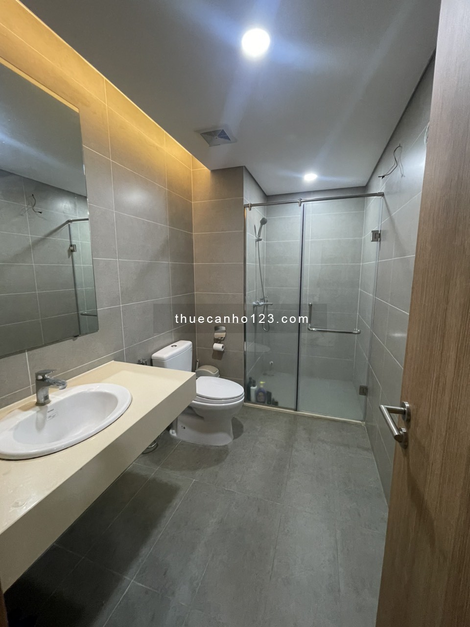 Cho thuê căn hộ The Park Home, đường Thành Thái, Dịch Vọng