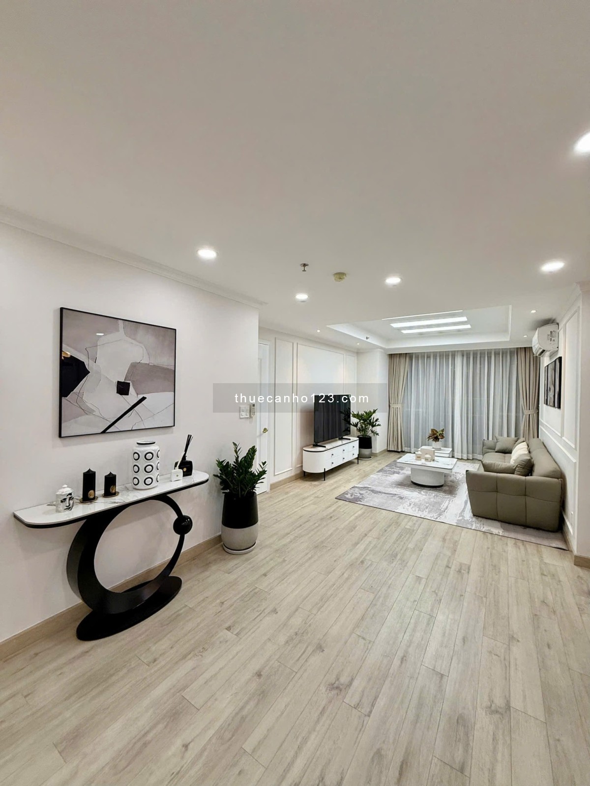 Cho thuê Căn Hộ Scenic Valley 2PN – Full Nội Thất – View Đẹp – Giá tốt! Lh 0941976996