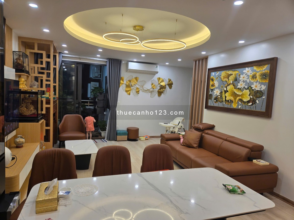 Chung cư C6 Mỹ Đình 1 nội thất cao cấp đầy đủ (130m2) - Có chỗ để xe ở hầm, giá dịch vụ rẻ