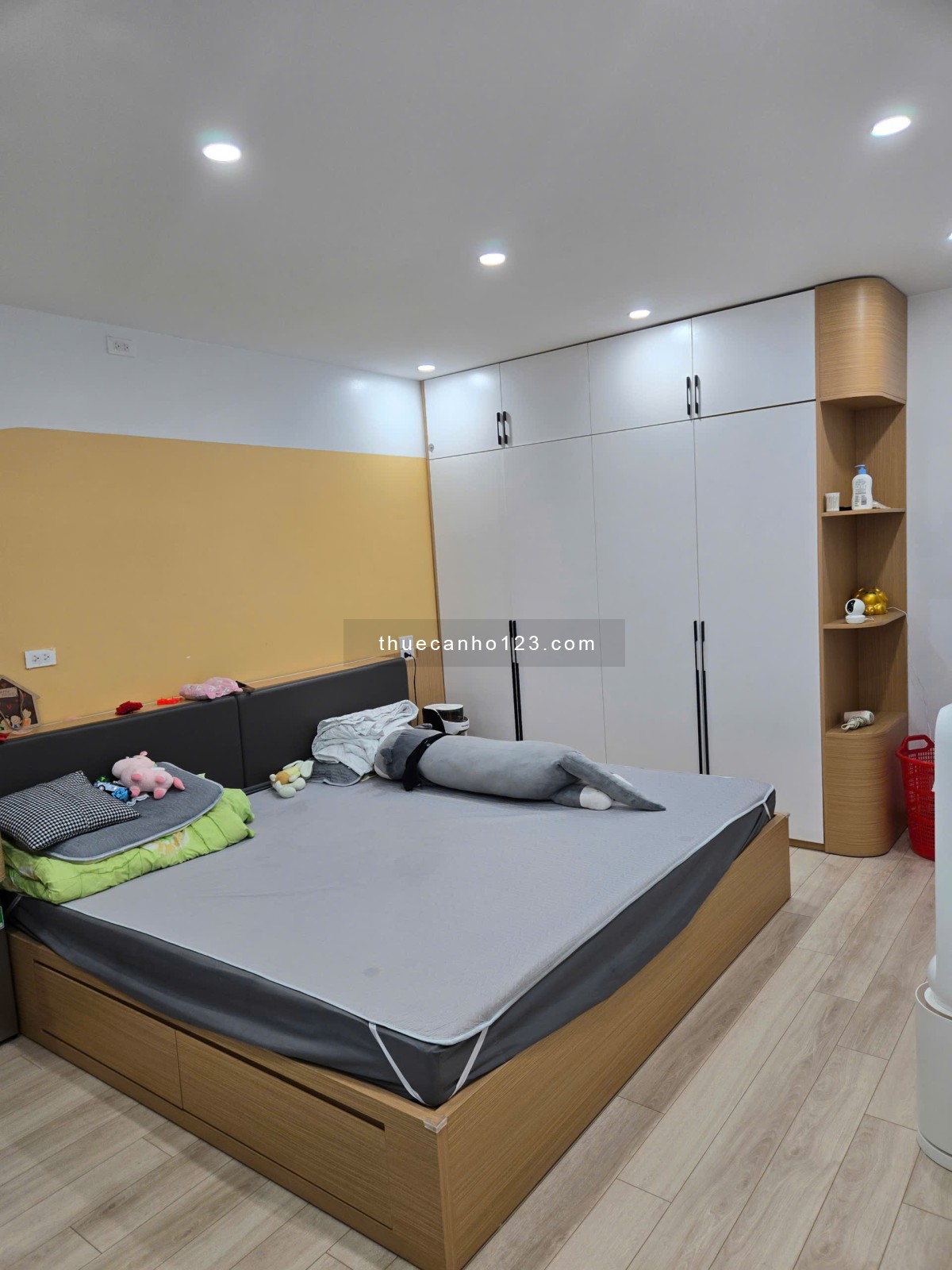 Chung cư C6 Mỹ Đình 1 nội thất cao cấp đầy đủ (130m2) - Có chỗ để xe ở hầm, giá dịch vụ rẻ