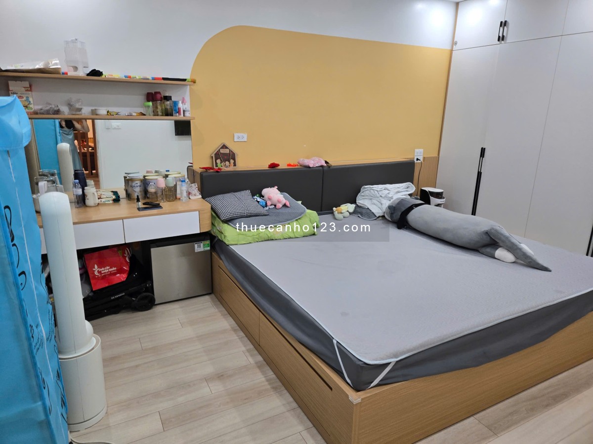 Chung cư C6 Mỹ Đình 1 nội thất cao cấp đầy đủ (130m2) - Có chỗ để xe ở hầm, giá dịch vụ rẻ