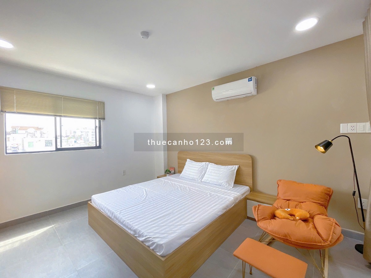 Penthouse sân vườn view sông, giáp Quận 1 – Full nội thất, thang máy