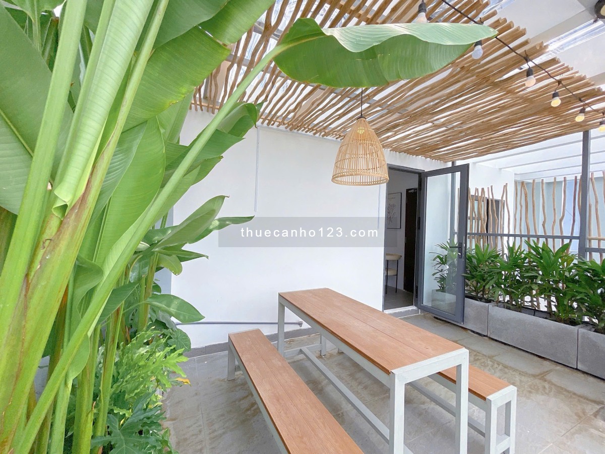 Penthouse sân vườn view sông, giáp Quận 1 – Full nội thất, thang máy