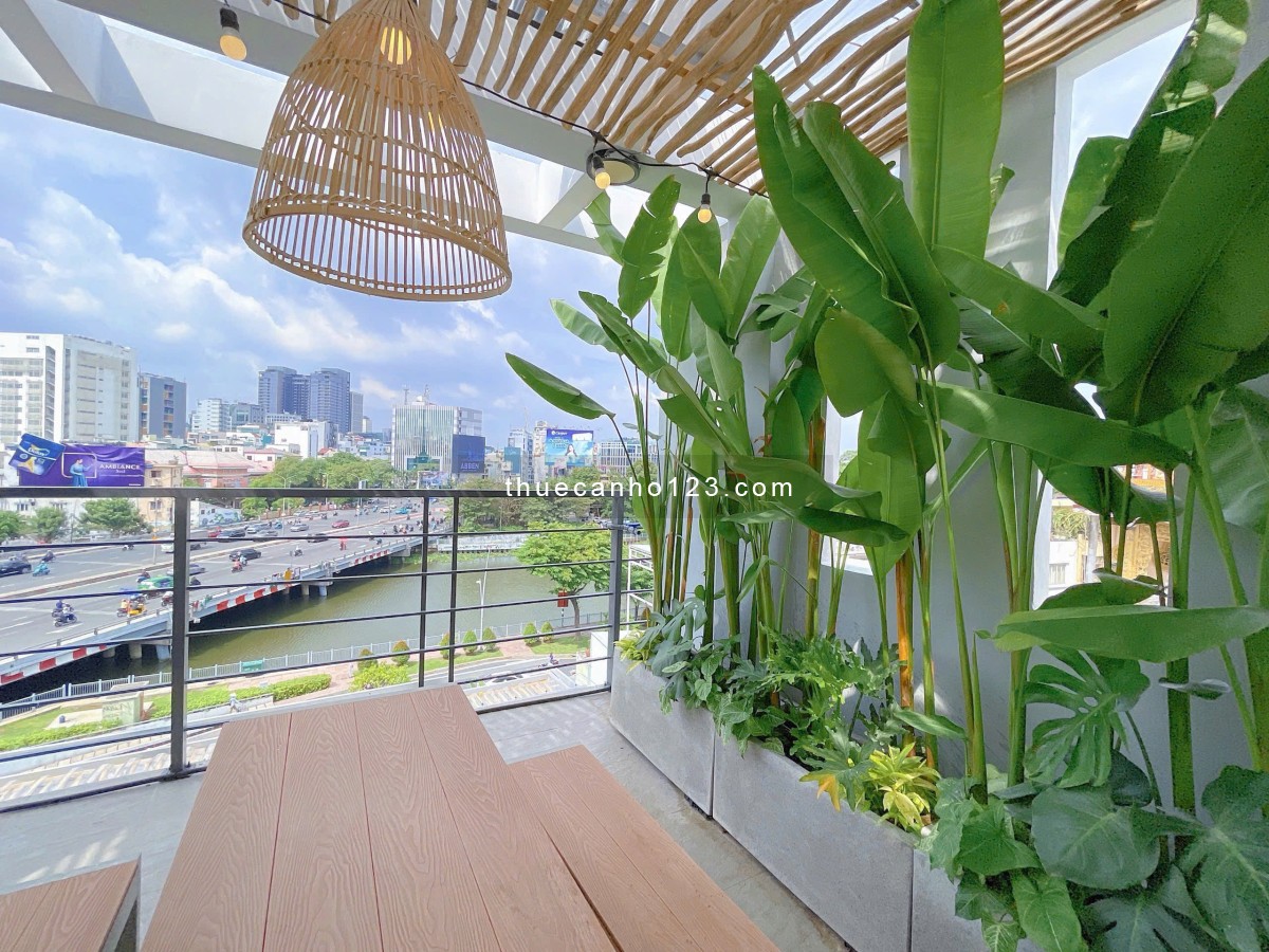 Penthouse sân vườn view sông, giáp Quận 1 – Full nội thất, thang máy