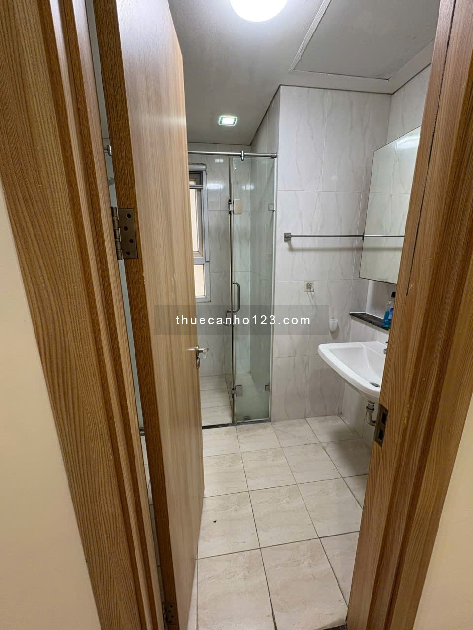 Cho thuê quỹ căn hộ Golden Palace Mễ Trì