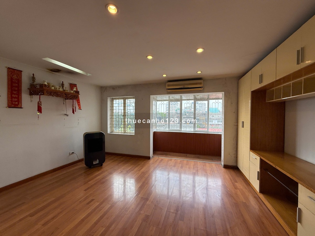 Cho thuê căn hộ khu tập thể: 1PN, 60m2, giá 5,5 triệu/ tháng (có thương lượng)